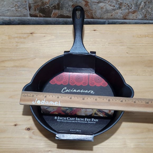 Cocinaware Cast Iron Fry Pan Skillet 8 Inches Pour Spouts New - Picture 7 of 9